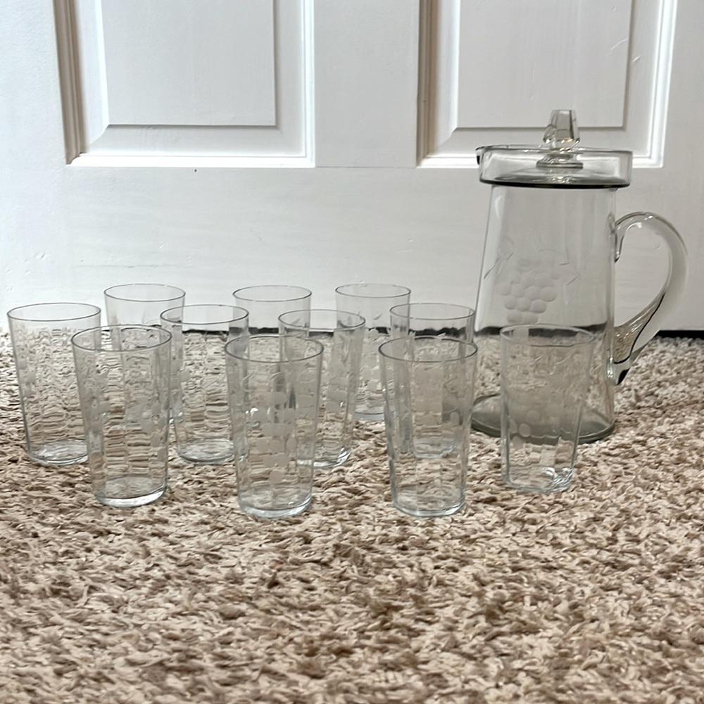 Vintage Grape Etched Carafe Pitcher w/ 11 Matching Glasses - Picture 2 of 14
